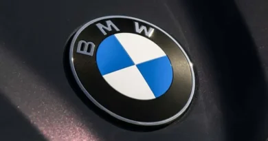 BMW въвежда обновено, минималистично лого от февруари