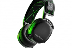Arctis7X_1_hero_SQUARE_transp_001_1