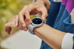 7.-Galaxy-Watch4_Lifestyle_Google-Maps