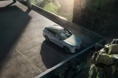 P90645943_highRes_bmw-ix5-60-xdrive-06