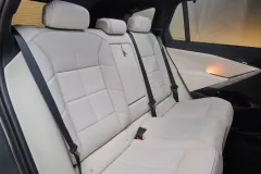 P90646064_highRes_bmw-ix5-60-xdrive-06