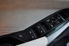 P90646066_highRes_bmw-ix5-60-xdrive-06