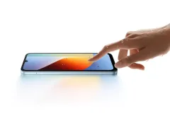 REDMI-A7-Pro_Blue_Wet-hand