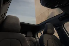 The_New_Volvo_EC40_Interior_Panoramic_Roof