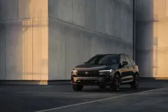 Black_edition_The_New_Volvo_XC60_34Front