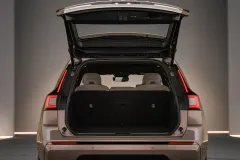 The_New_Volvo_XC60_Studio_Trunk_Open