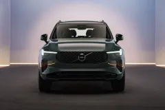 The_Volvo_XC90_Studio_Front