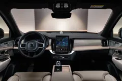 The_Volvo_XC90_Studio_WholeDash
