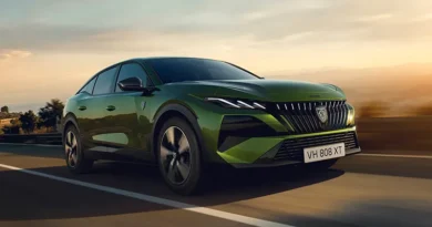Peugeot представя обновения 408 с електрическа и хибридни версии