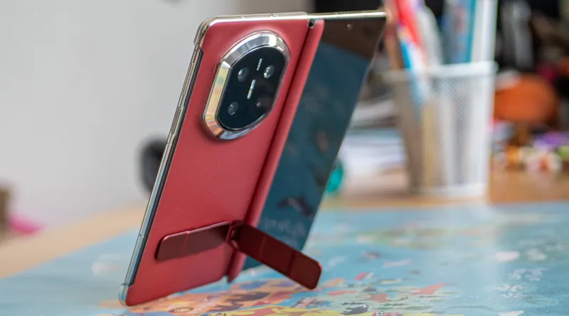 Ревю: HUAWEI Mate X7 – бъдещето на сгъваемите смартфони