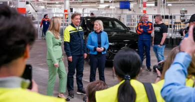 Volvo започва серийно производство на електрическия EX60 в Швеция и увеличава капацитета за 2026 г.