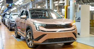 Škoda започна серийното производство на новия електрически SUV Peaq