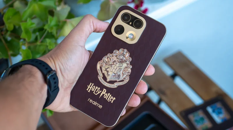Разглеждаме колекционерския realme 16 Pro Harry Potter Edition Разглеждаме колекционерския realme 16 Pro Harry Potter Edition